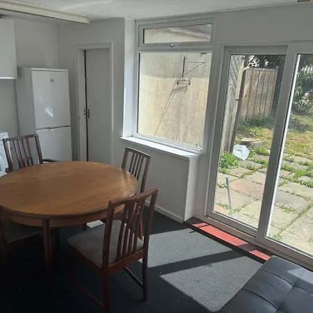 The Lantern 招待所 *