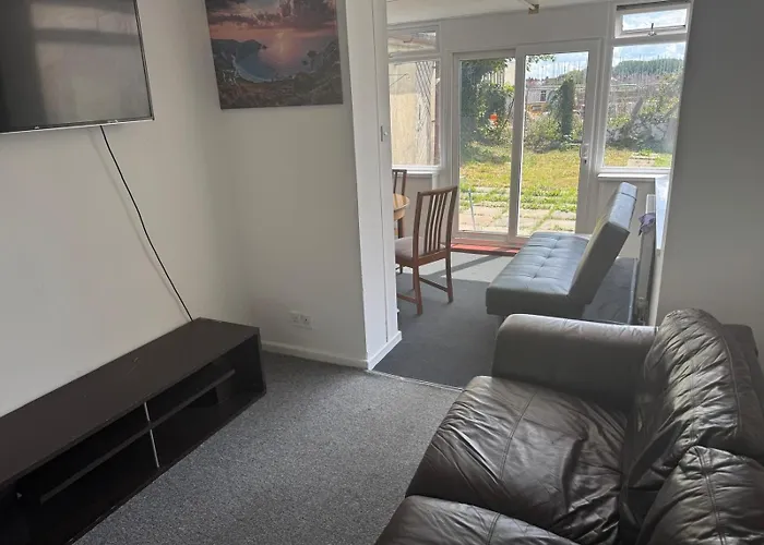 招待所 The Lantern